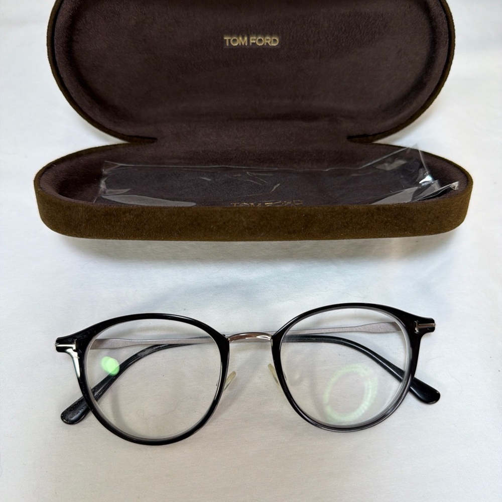 Tom Ford Classic Black Round Glasses